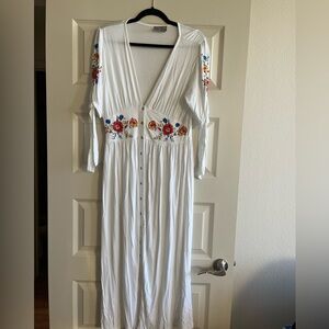 White cotton maxi dress with tie sleeves and flower detail waist